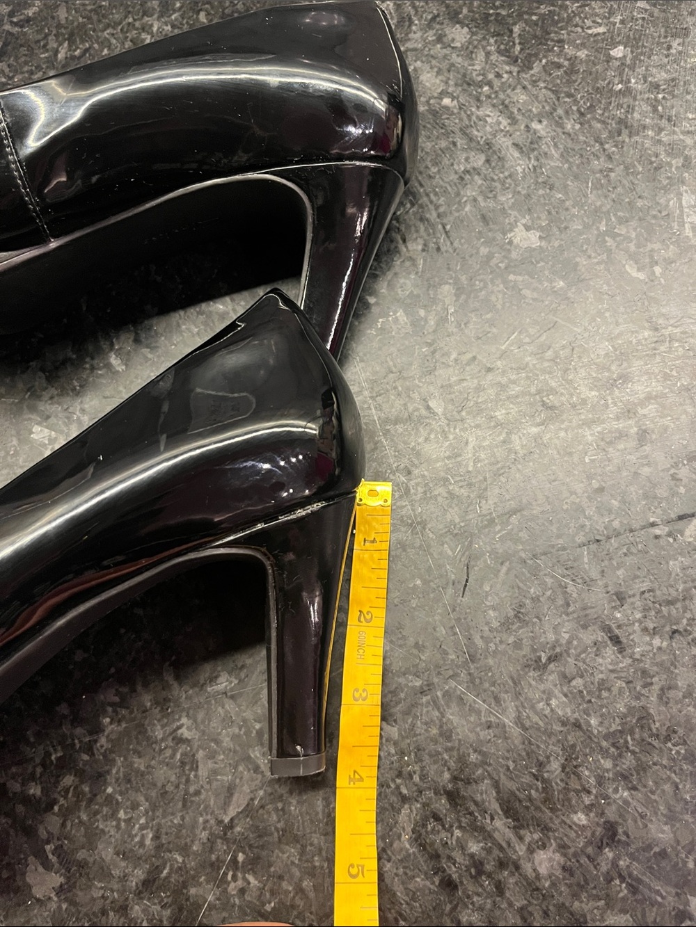 Black Women's Patent Round-Toe Pumps - Brand: Clarks - Picture 7 of 8
